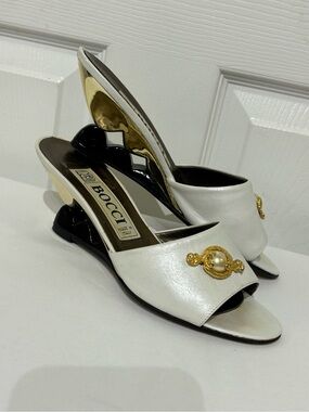 Vintage BOCCI White Leather Open-Toe Statement Mules with Gold Pearl Medallion
